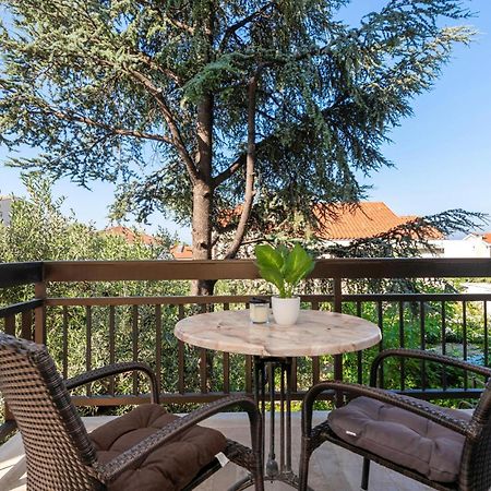 Awesome Apartment In Makarska With Wifi 외부 사진
