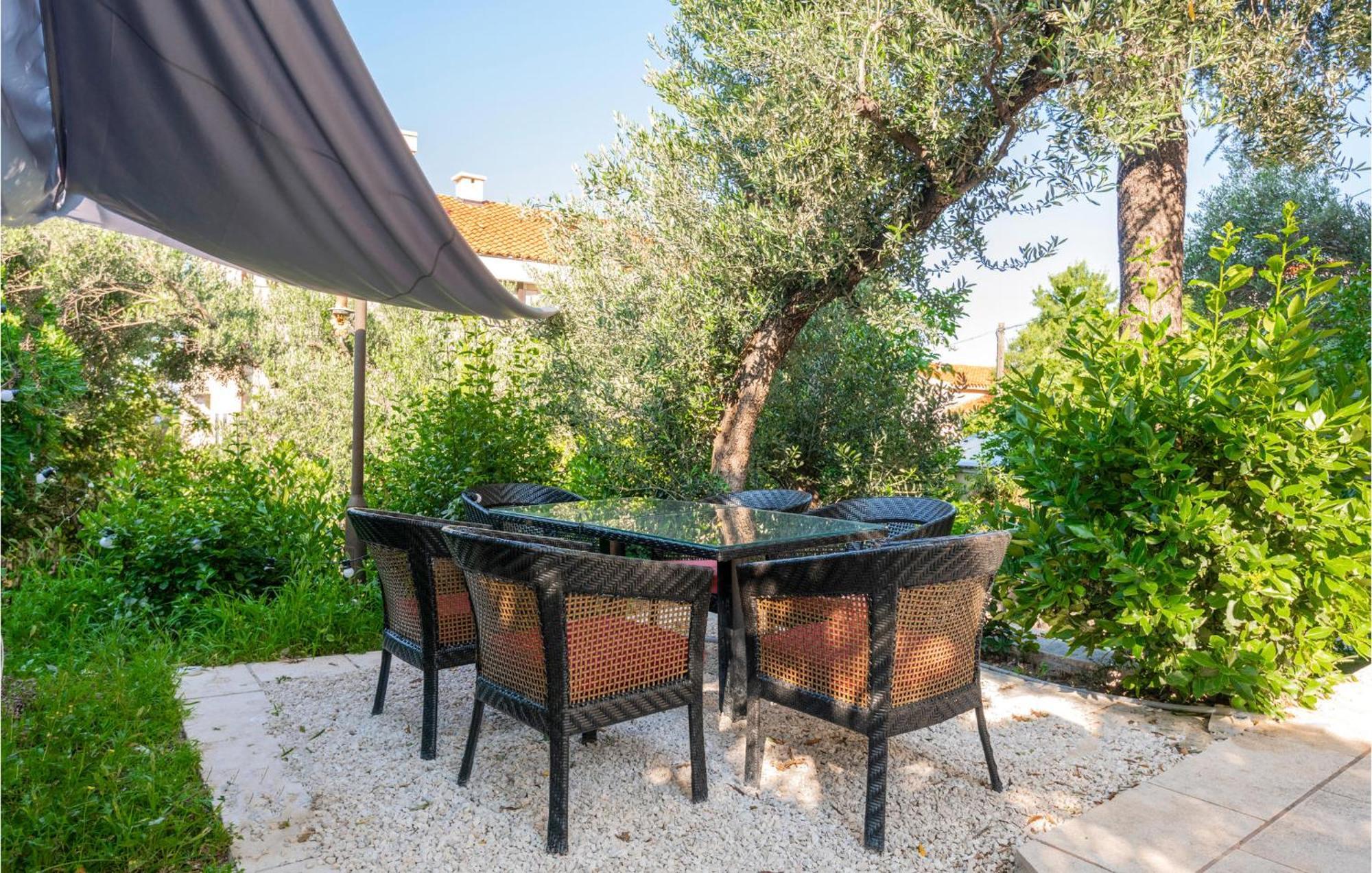 Awesome Apartment In Makarska With Wifi 외부 사진