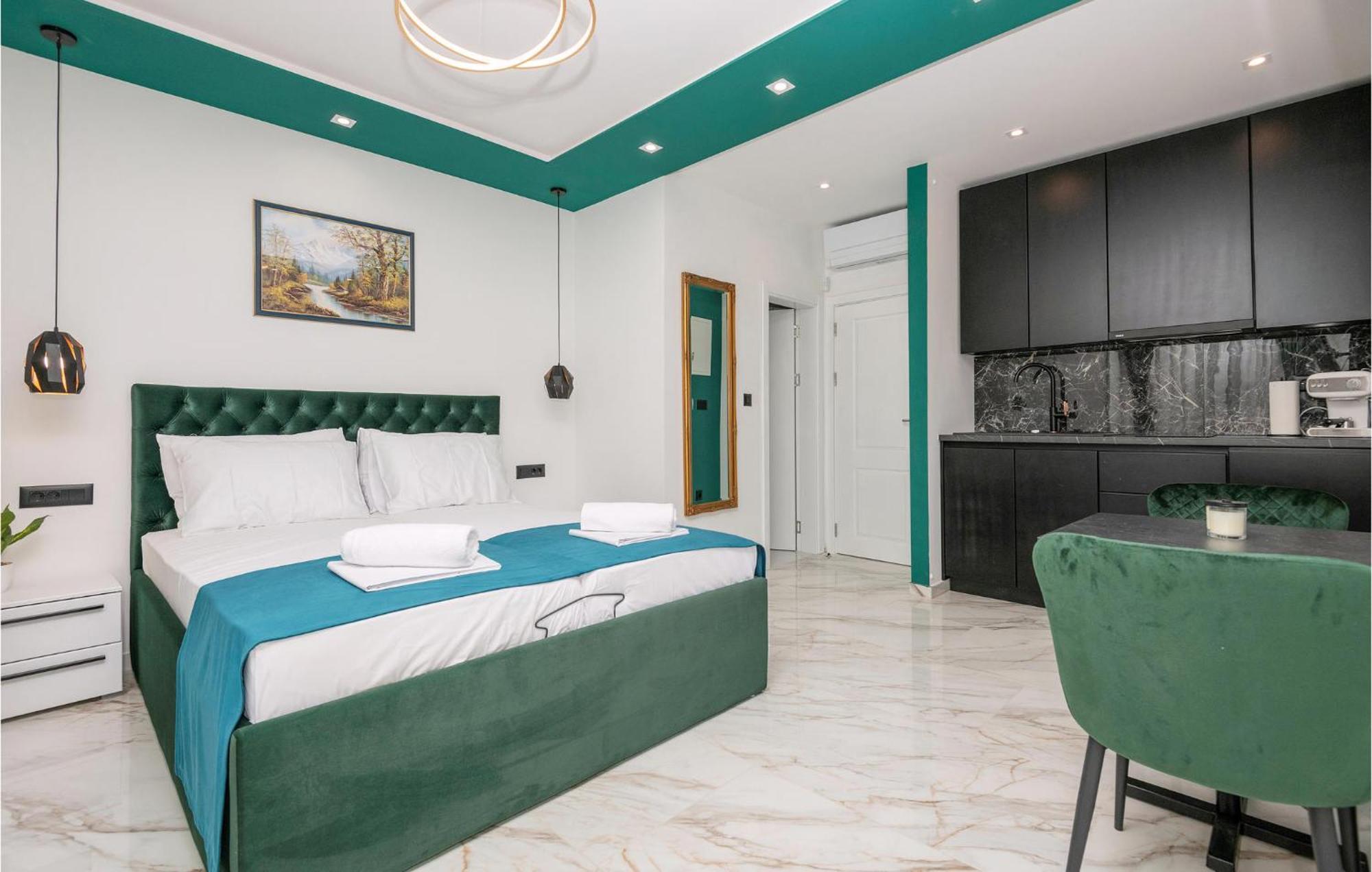 Awesome Apartment In Makarska With Wifi 외부 사진