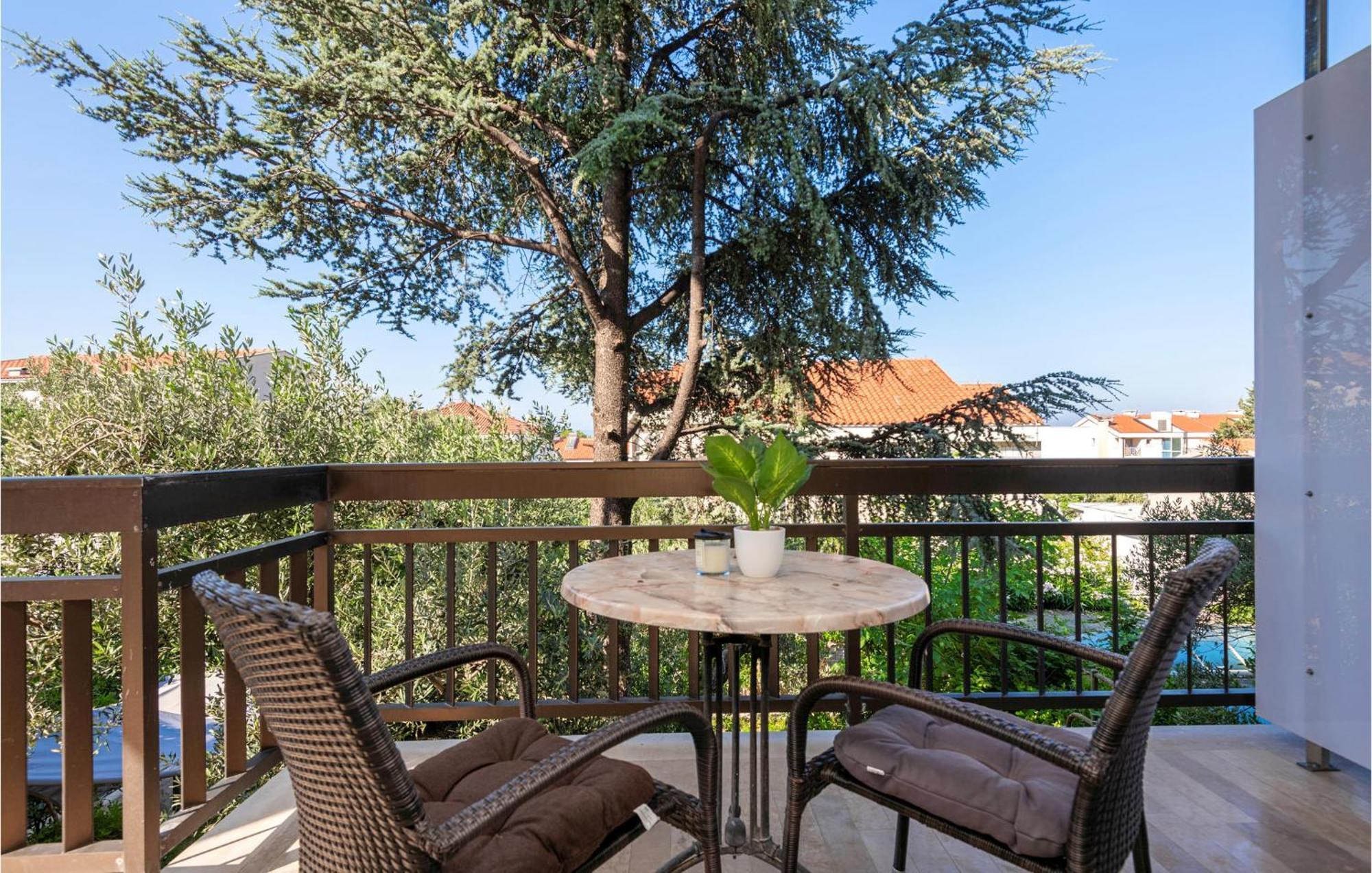 Awesome Apartment In Makarska With Wifi 외부 사진