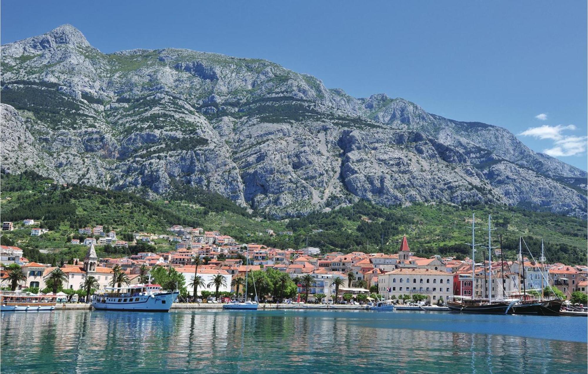 Awesome Apartment In Makarska With Wifi 외부 사진